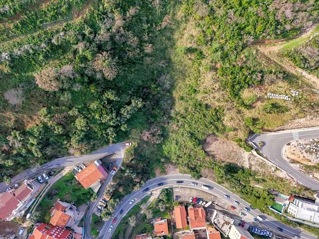 Grundstück in Budva mit einem fertigen Konzeptprojekt — photo 6